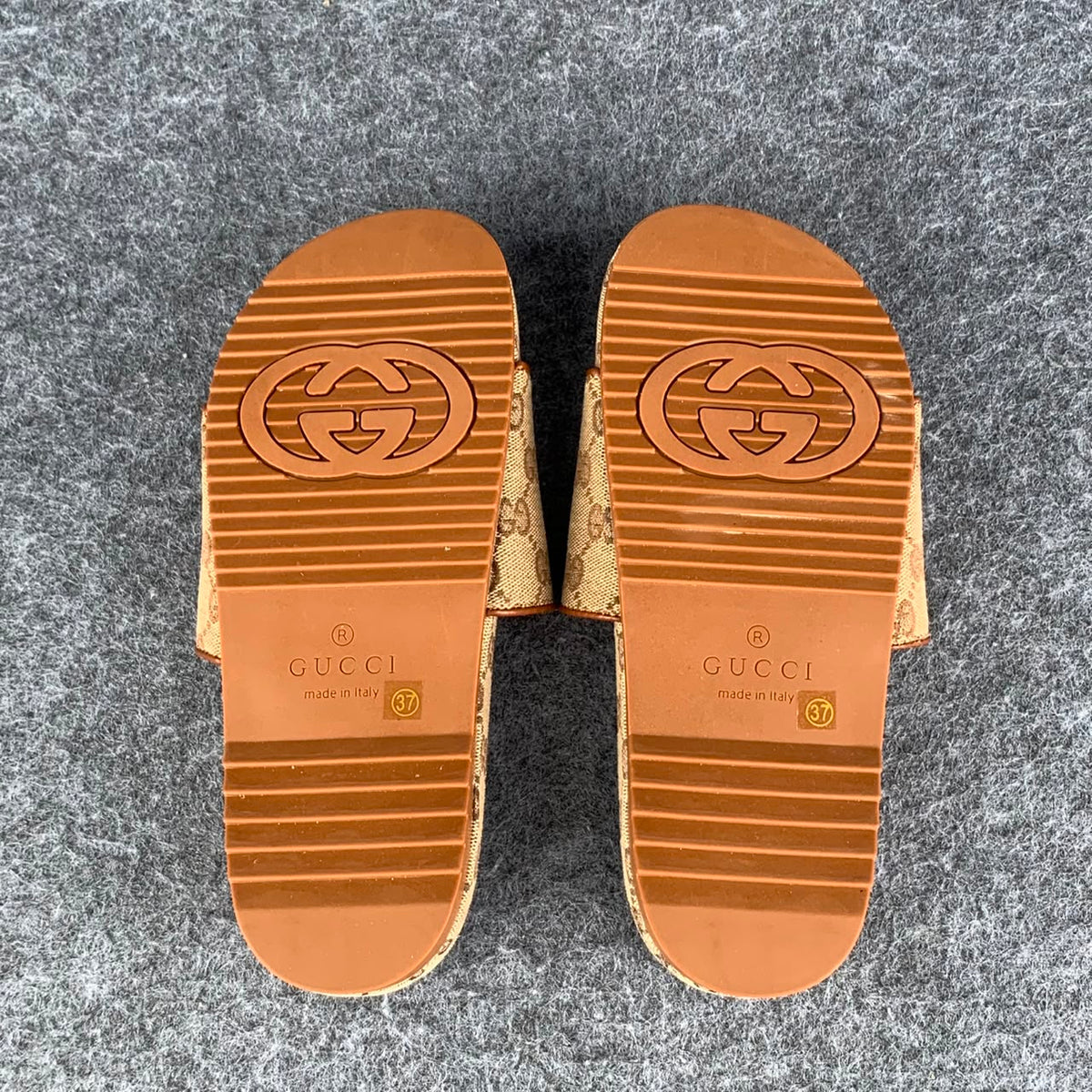 Gucci GG Cattern Canvas Slide Sandals