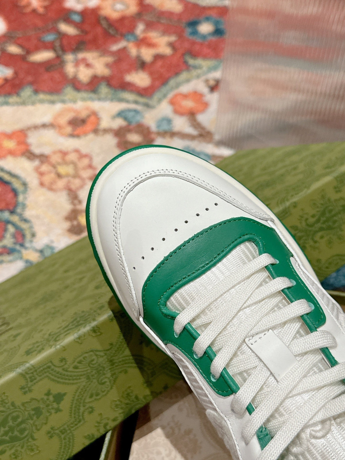 GUCCI 26S SNEAKERS IN WHITE MIX GREEN CALFSKIN