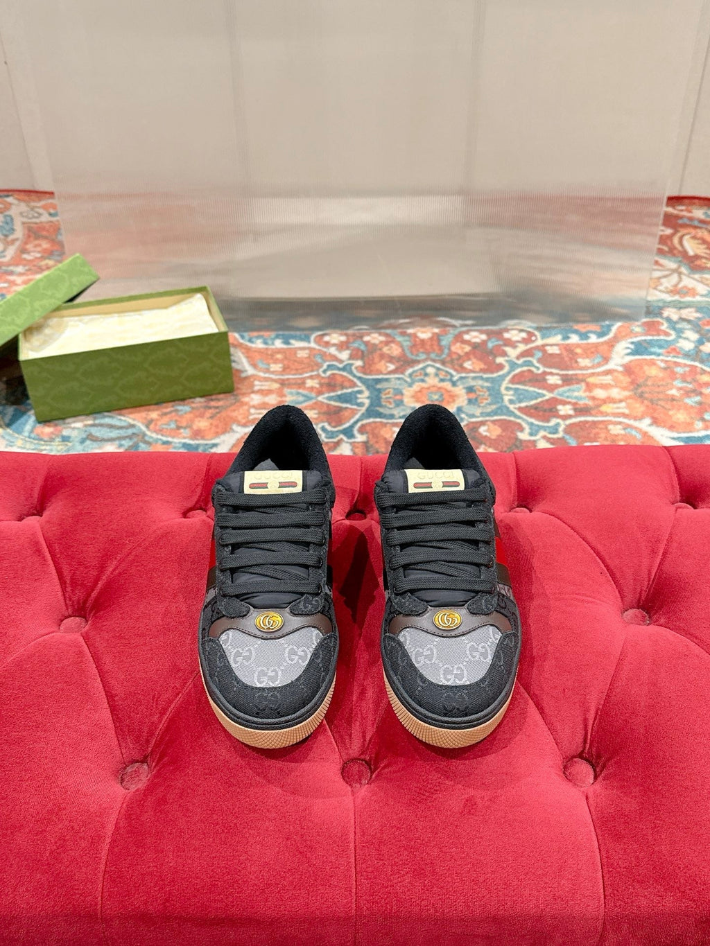 GUCCI 26S SCREENER SNEAKER IN BLACK AND GREY CANVAS